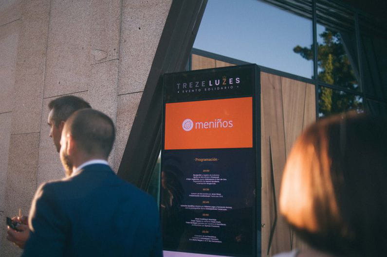 Asistimos a la gala solidaria Treze Luzes en favor de la Fundación Meniños | Noticias