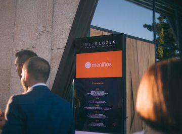 Asistimos a la gala solidaria Treze Luzes en favor de la Fundación Meniños | Noticias