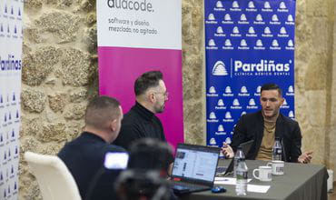 Duacode, patrocinador de la entrevista con Lucas Pérez en la Fundación Clínica Pardiñas