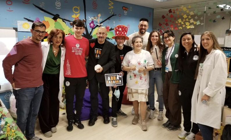 Visitamos el materno con ASANOG y el 5 Coruña Fútbol Sala: una mañana llena de sonrisas y magia