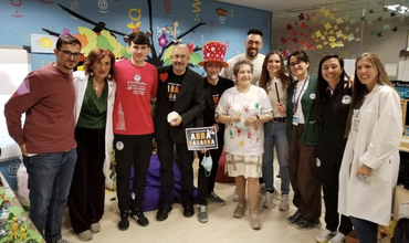 Visitamos el materno con ASANOG y el 5 Coruña Fútbol Sala: una mañana llena de sonrisas y magia
