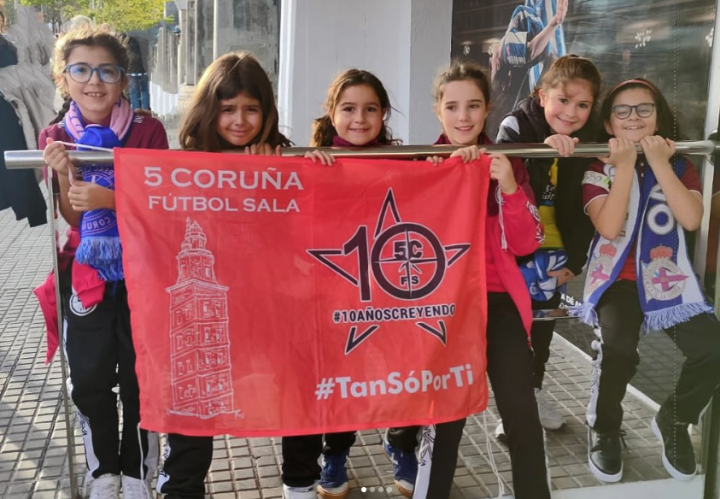 El reto golazo Duacode, la guinda solidaria a un domingo que fue la gran fiesta del fútbol femenino