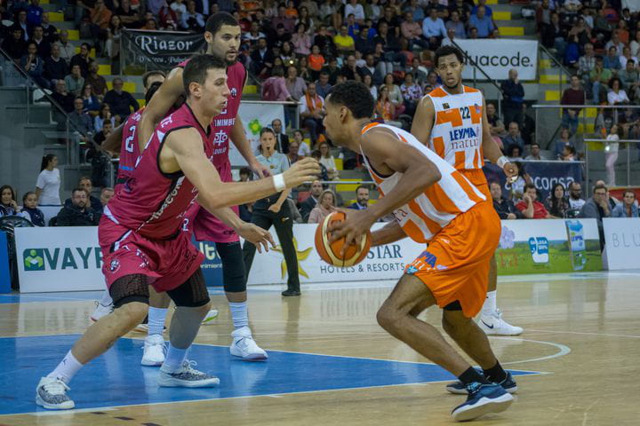 El Básque Coruña estrena equipación y arranca con una gran victoria | Noticias